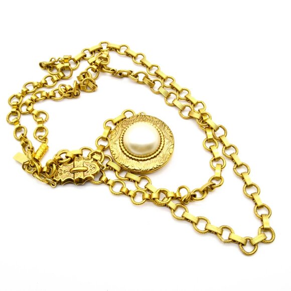 Vintage 1928 Pearl Locket Necklace, Gold Tone Book Chain with Circle Chased - Picture 2 of 6